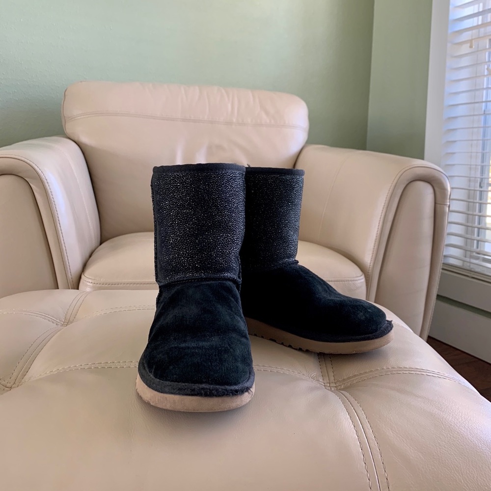 Girls Black Shimmer UGGS⭐️OPEN TO OFFERS